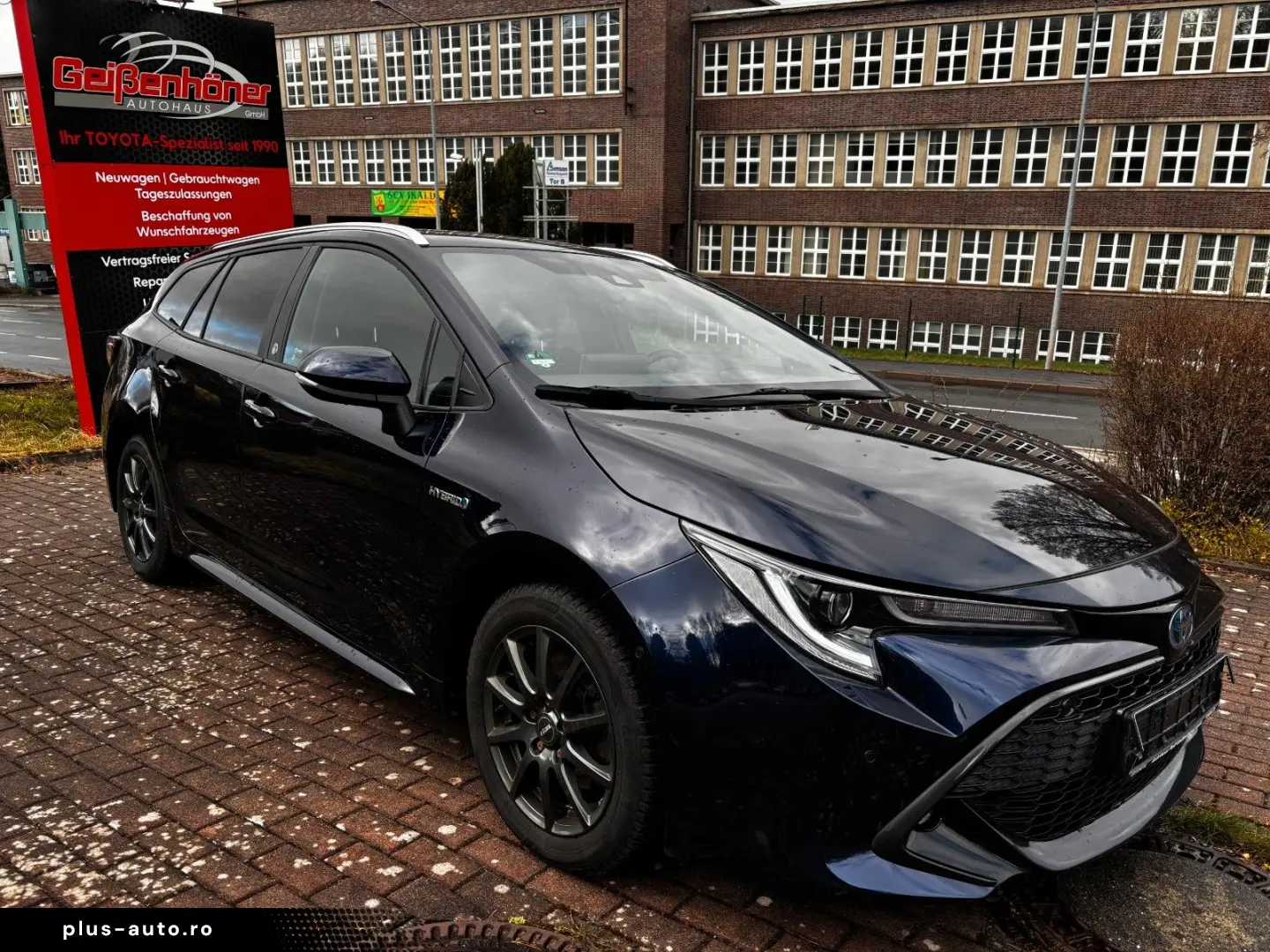 TOYOTA Corolla Touring Sports Hybrid TeamD AHK gepflegt