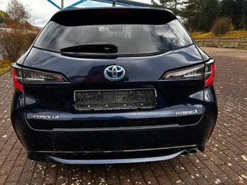TOYOTA Corolla Touring Sports Hybrid TeamD AHK gepflegt