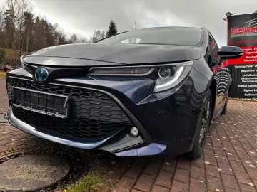 TOYOTA Corolla Touring Sports Hybrid TeamD AHK gepflegt