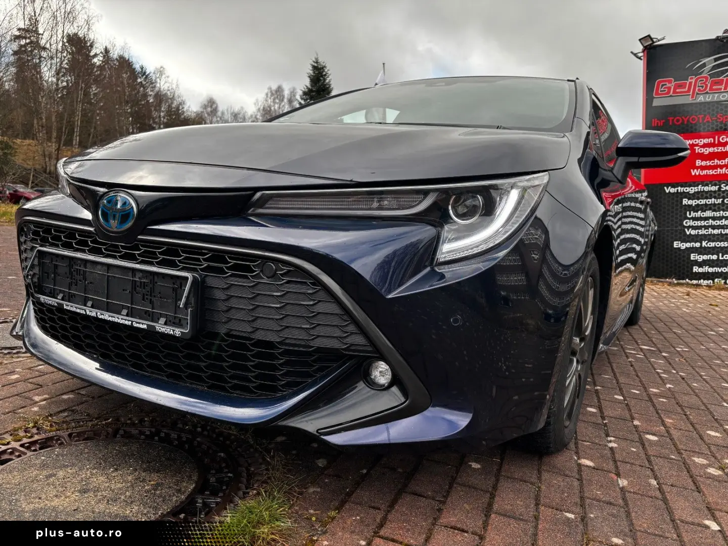 TOYOTA Corolla Touring Sports Hybrid TeamD AHK gepflegt