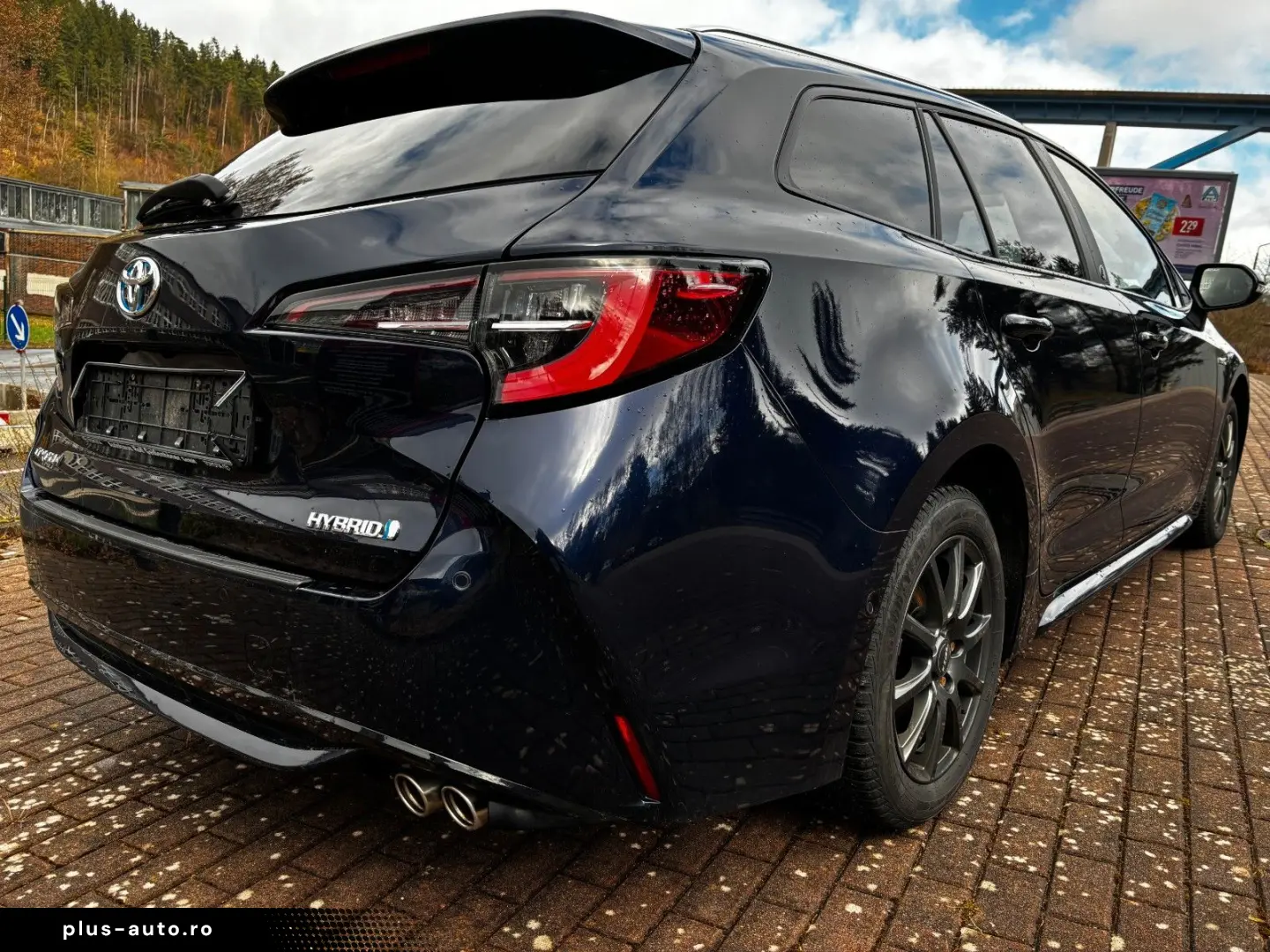 TOYOTA Corolla Touring Sports Hybrid TeamD AHK gepflegt