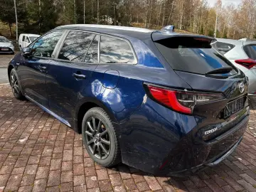 TOYOTA Corolla Touring Sports Hybrid TeamD AHK gepflegt