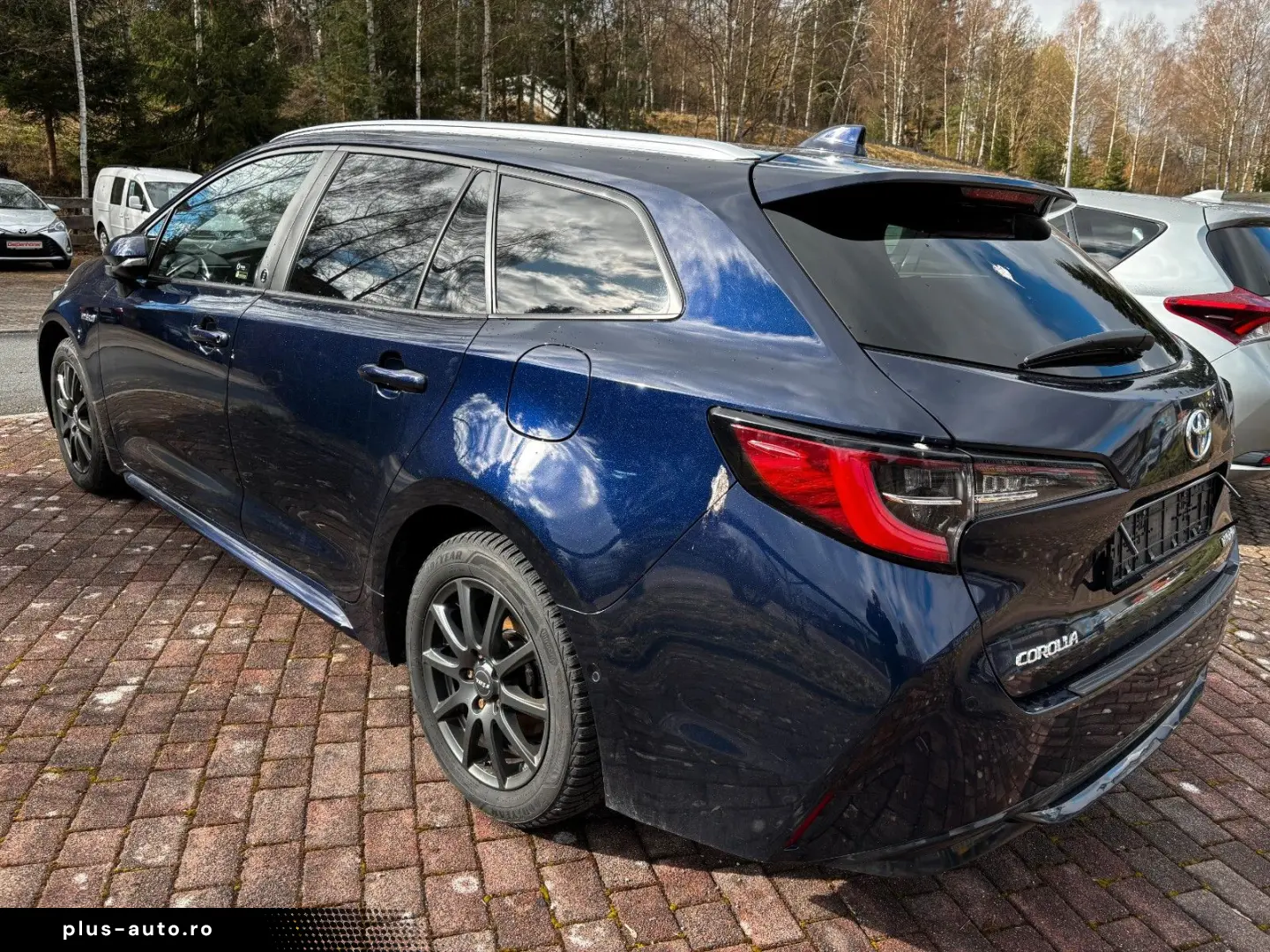 TOYOTA Corolla Touring Sports Hybrid TeamD AHK gepflegt