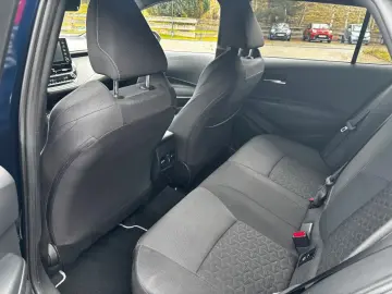 TOYOTA Corolla Touring Sports Hybrid TeamD AHK gepflegt