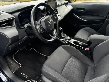 TOYOTA Corolla Touring Sports Hybrid TeamD AHK gepflegt