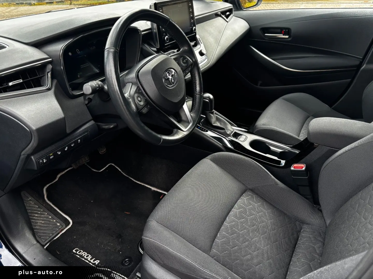 TOYOTA Corolla Touring Sports Hybrid TeamD AHK gepflegt