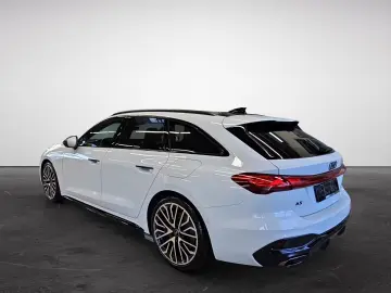 Audi A5 Avant e-hybrid S tronic quattro Tech pro AHK