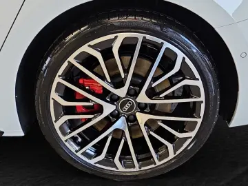 Audi A5 Avant e-hybrid S tronic quattro Tech pro AHK