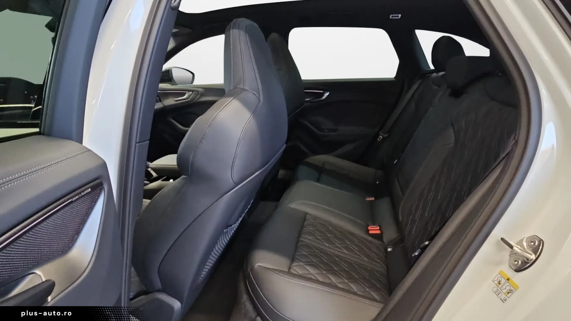 Audi A5 Avant e-hybrid S tronic quattro Tech pro AHK