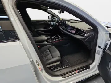 Audi A5 Avant e-hybrid S tronic quattro Tech pro AHK