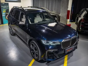 BMW X7 M50I