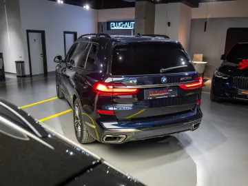 BMW X7 M50I
