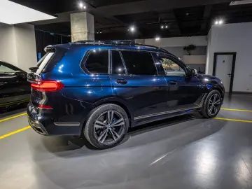 BMW X7 M50I