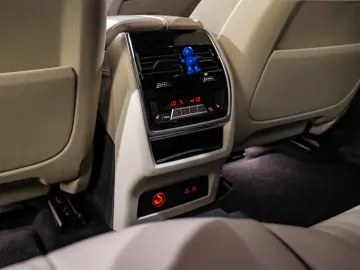 BMW X7 M50I