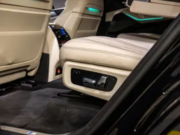 BMW X7 M50I