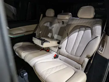 BMW X7 M50I