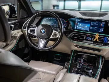 BMW X7 M50I