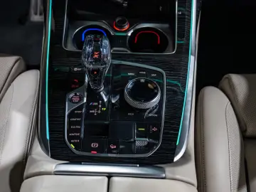 BMW X7 M50I