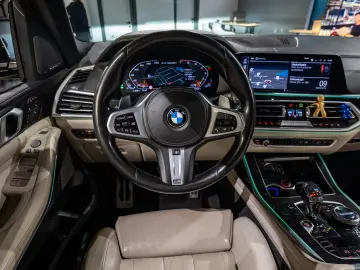 BMW X7 M50I