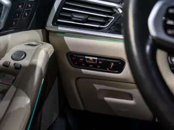 BMW X7 M50I