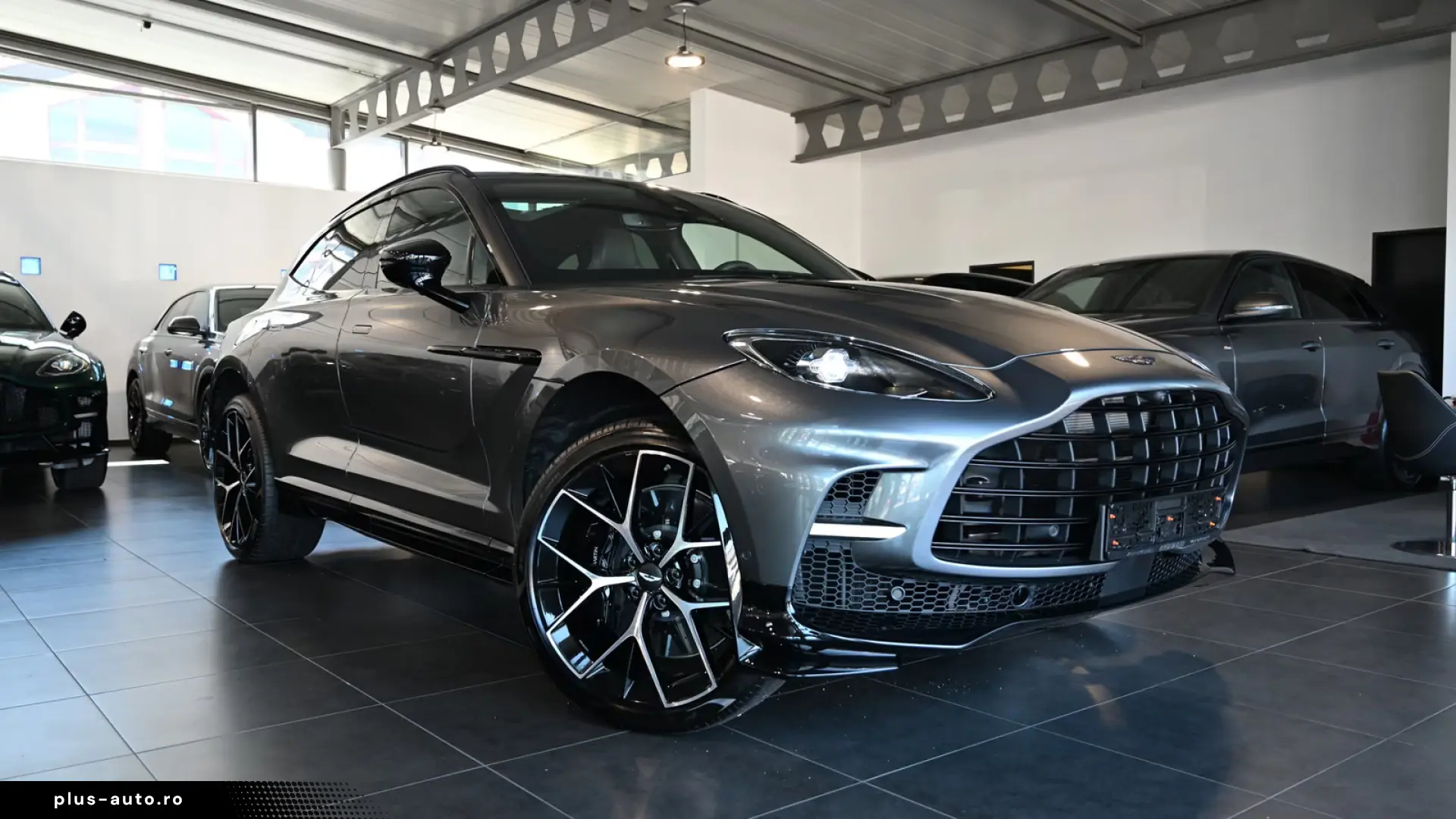 Aston Martin DBX707 Magnetic Silver Carbon Aux Heater Towbar