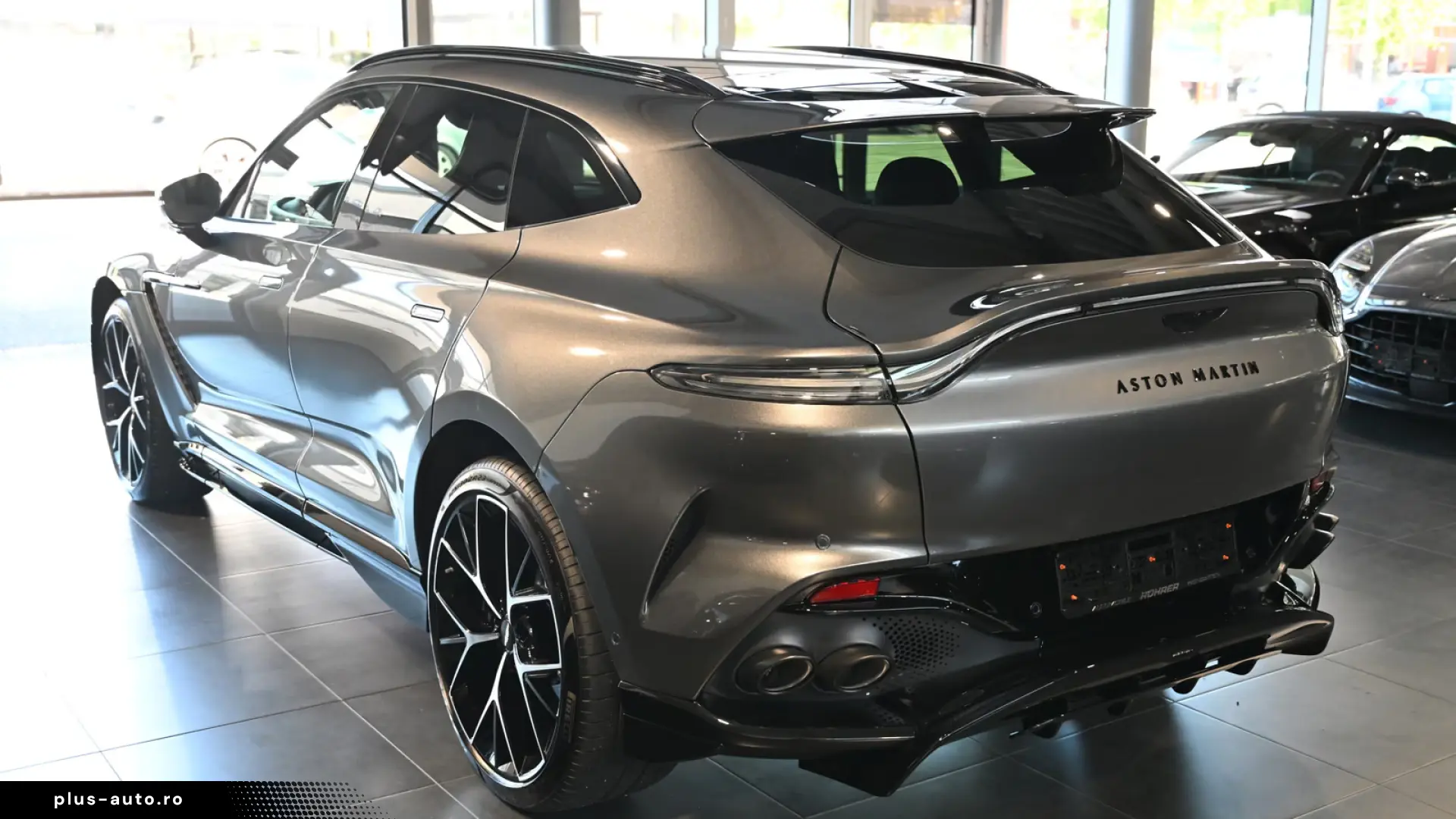 Aston Martin DBX707 Magnetic Silver Carbon Aux Heater Towbar