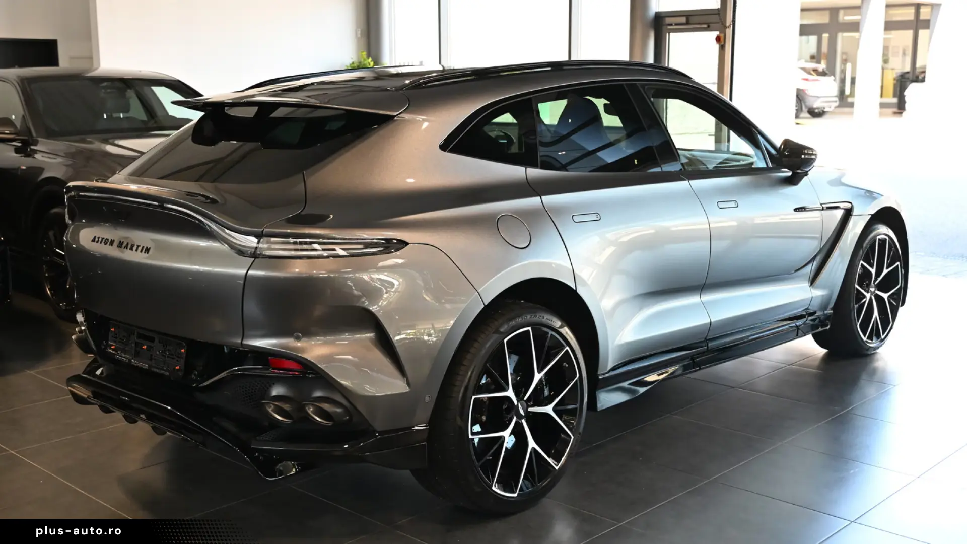 Aston Martin DBX707 Magnetic Silver Carbon Aux Heater Towbar