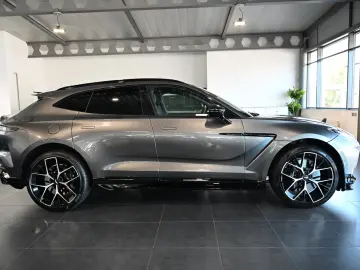 Aston Martin DBX707 Magnetic Silver Carbon Aux Heater Towbar