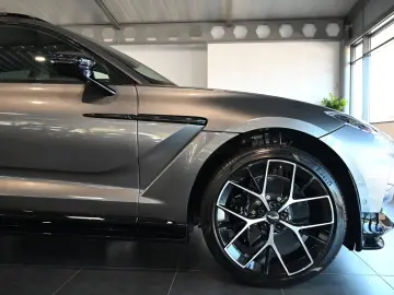 Aston Martin DBX707 Magnetic Silver Carbon Aux Heater Towbar
