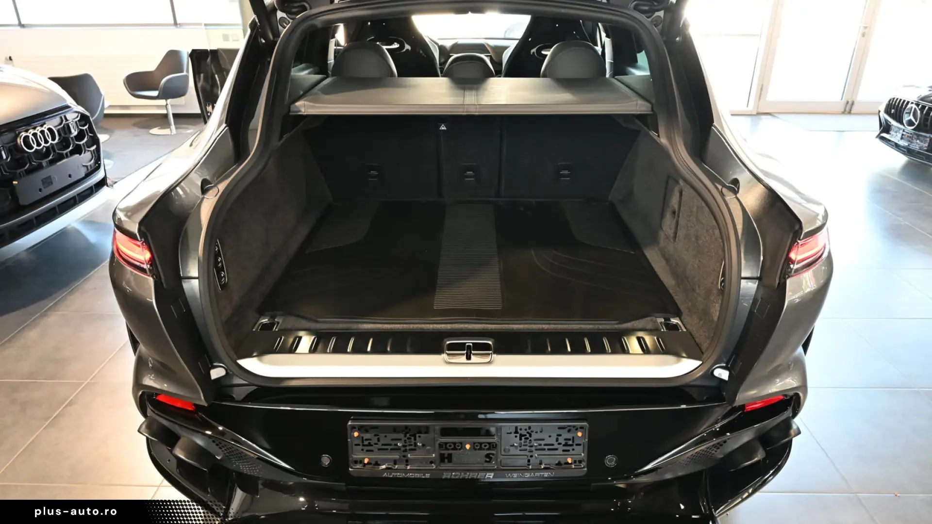 Aston Martin DBX707 Magnetic Silver Carbon Aux Heater Towbar