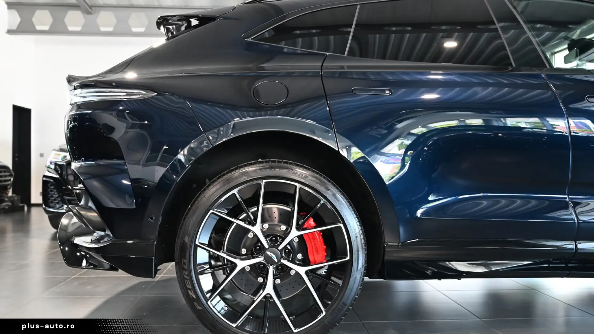 Aston Martin DBX 707 Ultramarine Black Inspire Sport 23