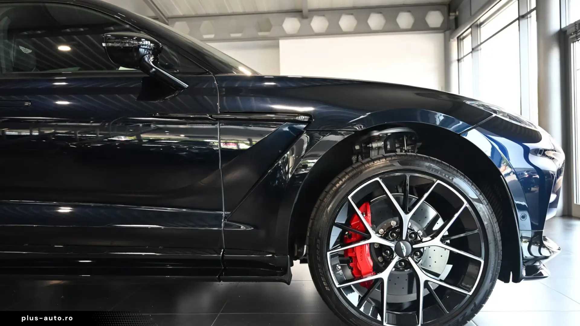 Aston Martin DBX 707 Ultramarine Black Inspire Sport 23