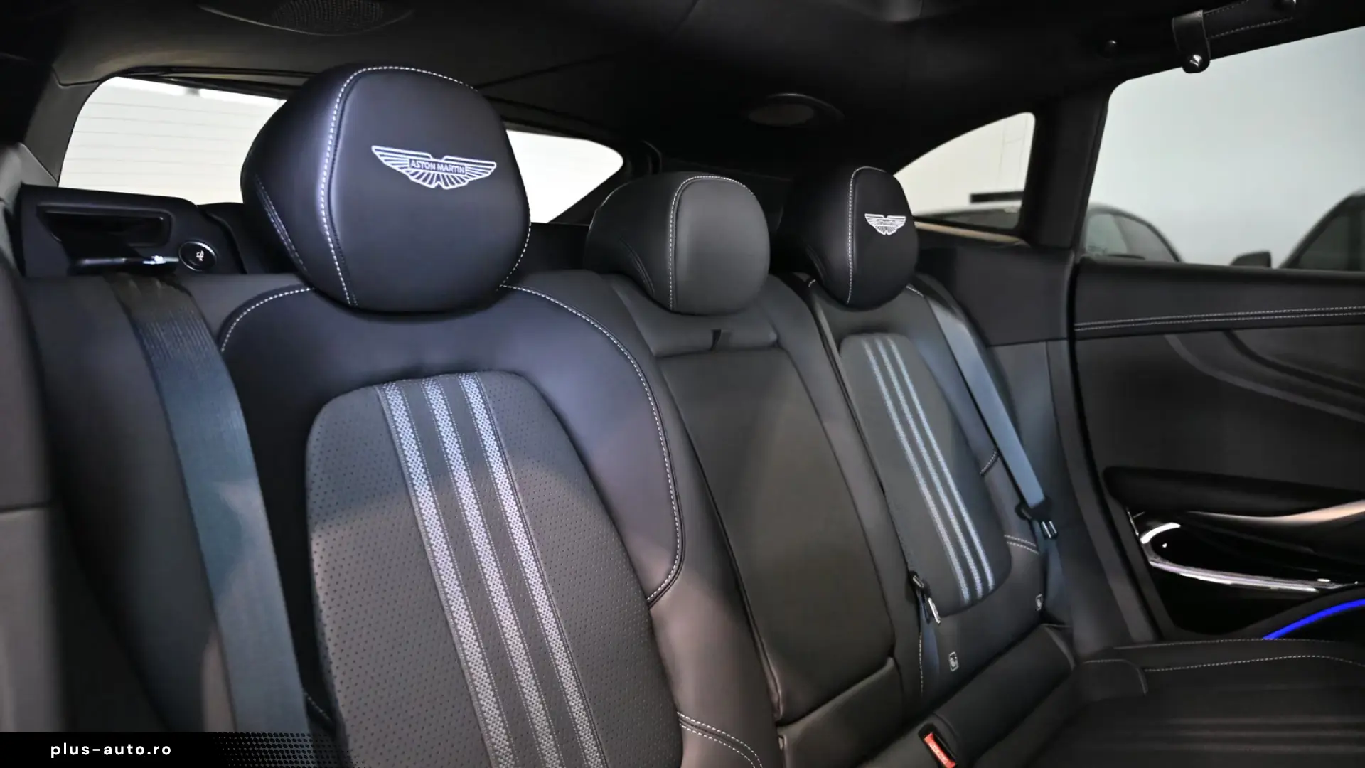 Aston Martin DBX 707 Ultramarine Black Inspire Sport 23