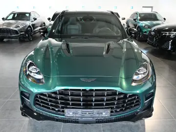 Aston Martin DBX 707 Malachite Green Carbon