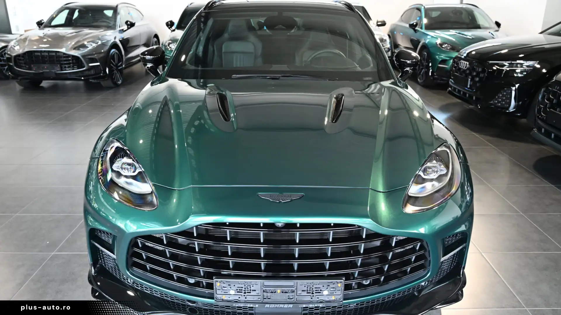 Aston Martin DBX 707 Malachite Green Carbon