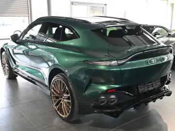 Aston Martin DBX 707 Malachite Green Carbon