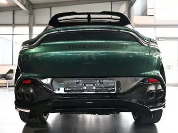 Aston Martin DBX 707 Malachite Green Carbon