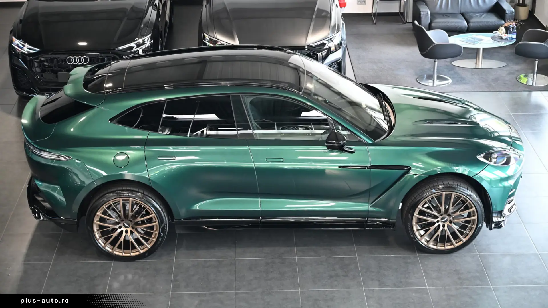 Aston Martin DBX 707 Malachite Green Carbon