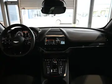 Aston Martin DBX 707 Malachite Green Carbon