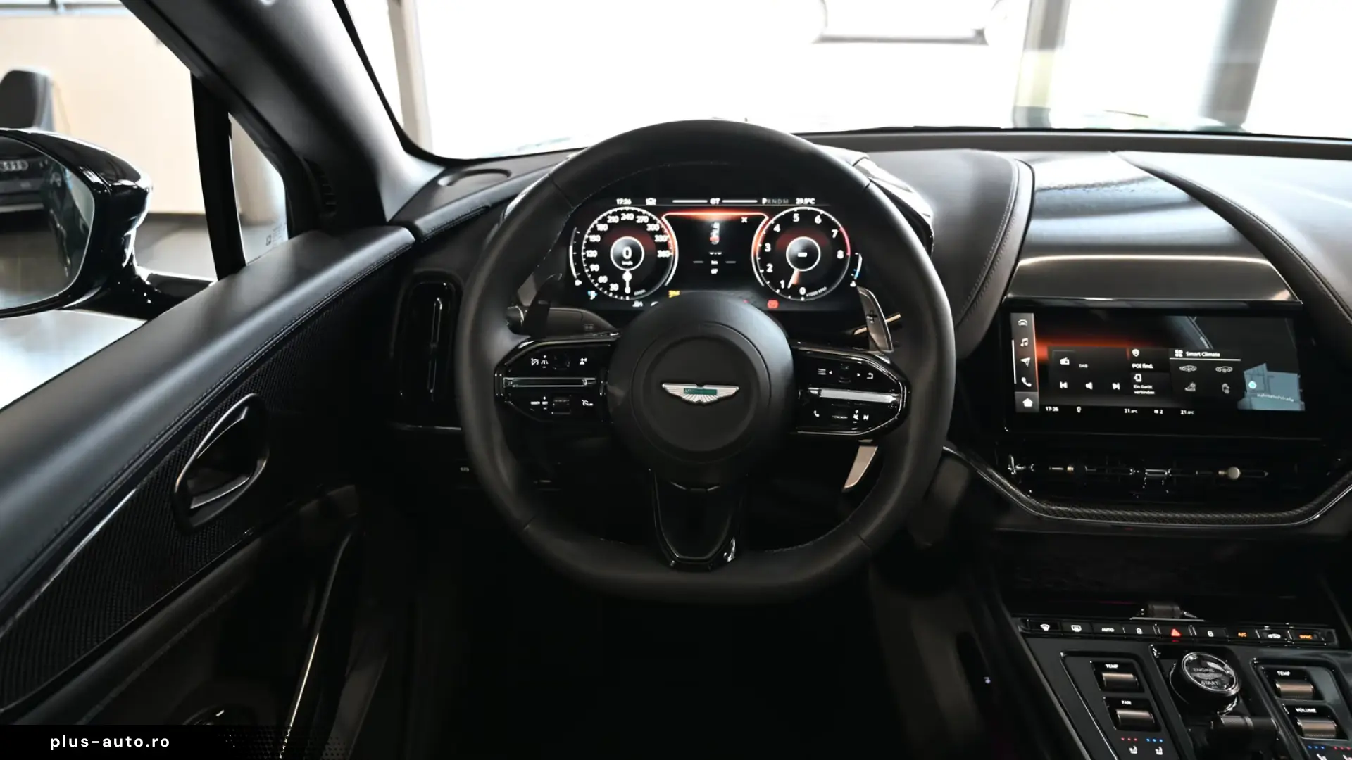 Aston Martin DBX 707 Malachite Green Carbon