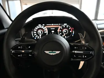 Aston Martin DBX 707 Malachite Green Carbon
