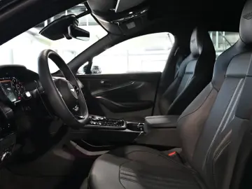 Aston Martin DBX 707 Malachite Green Carbon
