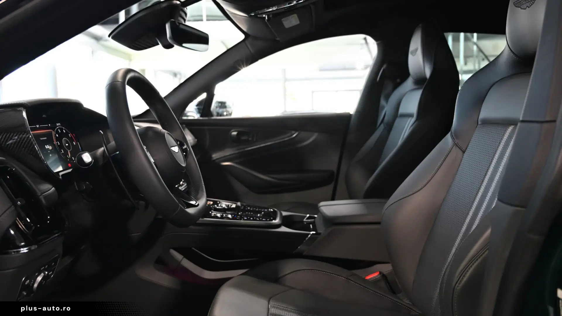 Aston Martin DBX 707 Malachite Green Carbon