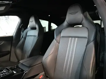 Aston Martin DBX 707 Malachite Green Carbon
