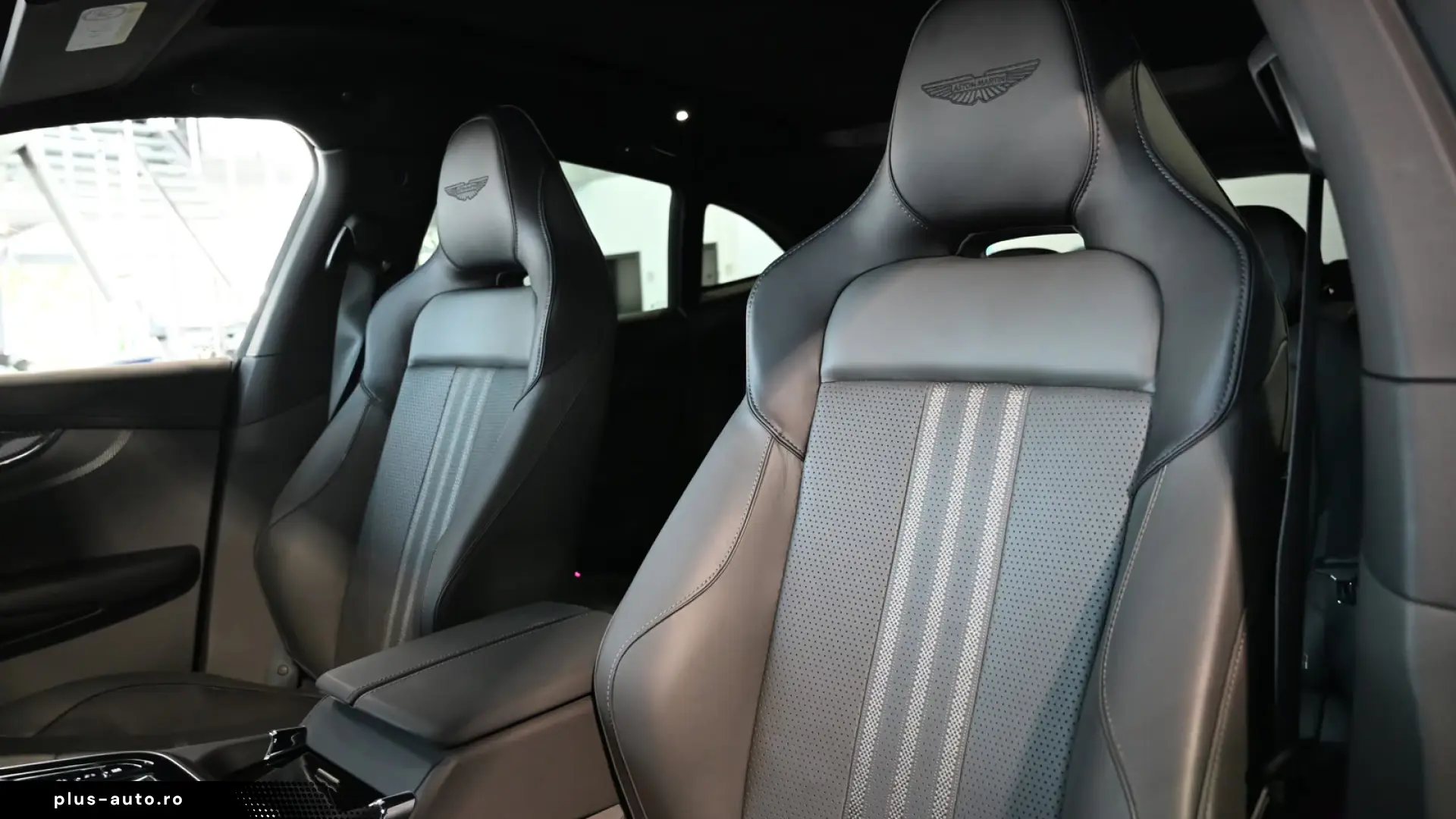 Aston Martin DBX 707 Malachite Green Carbon