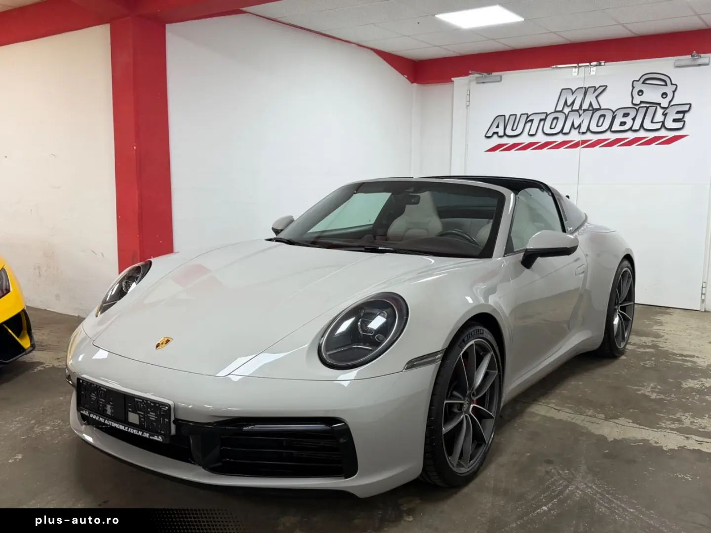 PORSCHE 992 Targa 4S Chrono 360 HA-Lenkung Sitzbelüftung