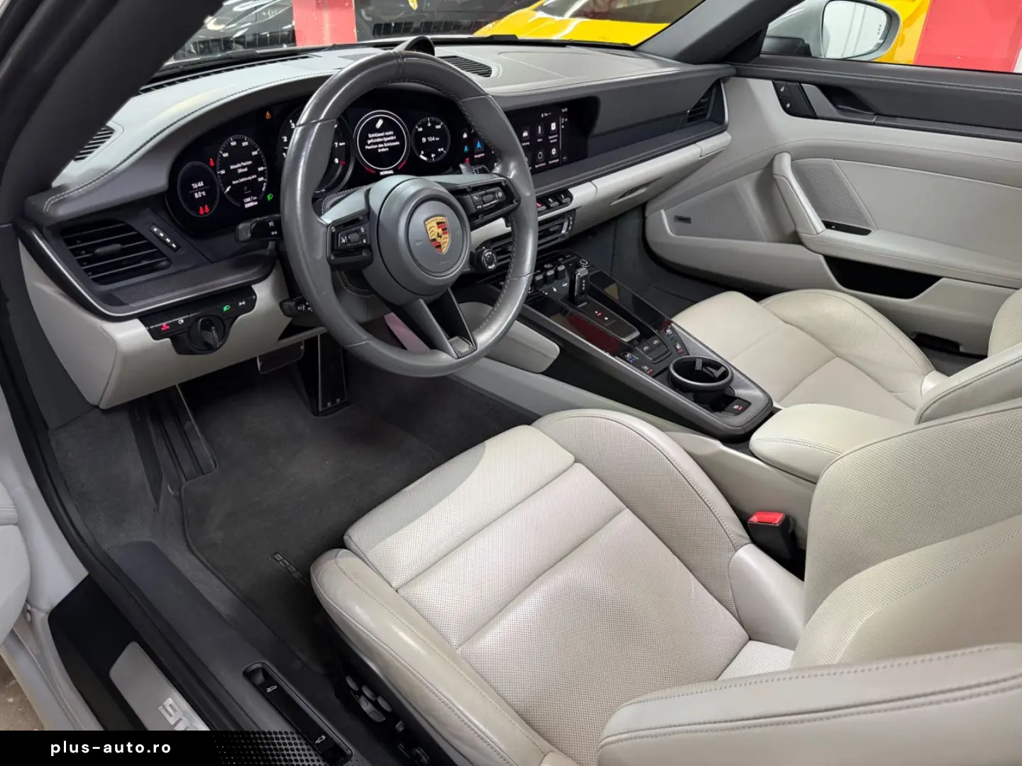 PORSCHE 992 Targa 4S Chrono 360 HA-Lenkung Sitzbelüftung