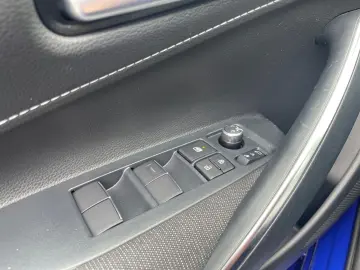 TOYOTA Corolla 1.8 Hybrid Business Edition  ACC SHZ CAM