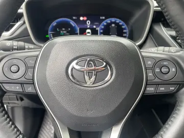 TOYOTA Corolla Cross 2.0 Hybrid Team D  LED CAM CarPlay