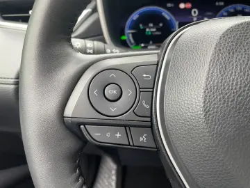 TOYOTA Corolla Cross 2.0 Hybrid Team D  LED CAM CarPlay